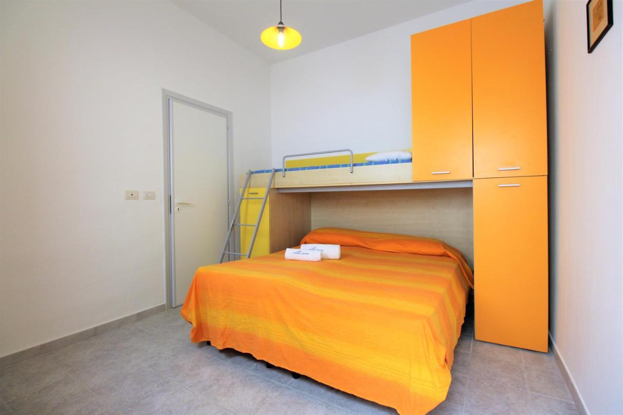 Trilocale Arancione Climatizzato Con Terrazza Panoramica Apartment Torre San Giovanni Ugento Bagian luar foto