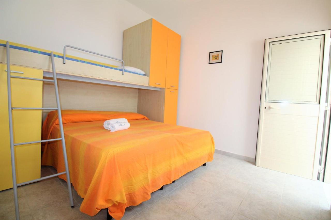 Trilocale Arancione Climatizzato Con Terrazza Panoramica Apartment Torre San Giovanni Ugento Bagian luar foto