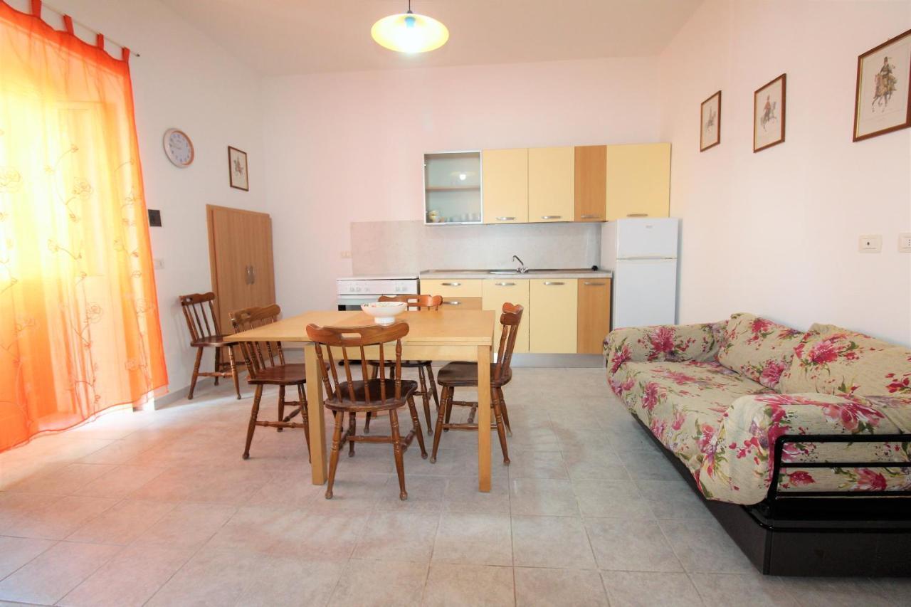 Trilocale Arancione Climatizzato Con Terrazza Panoramica Apartment Torre San Giovanni Ugento Bagian luar foto